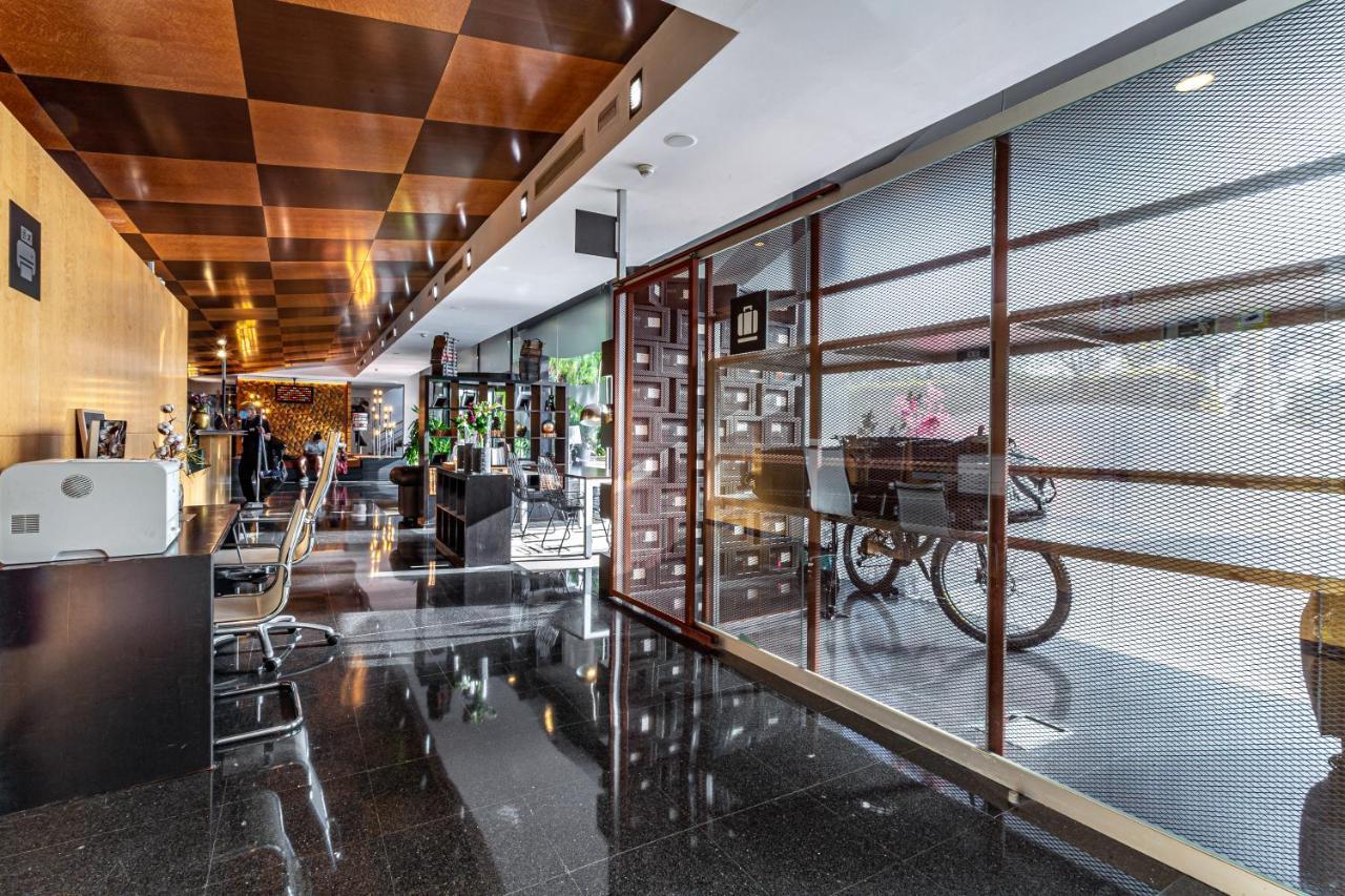 Best Western Plus Hotel Alfa Aeropuerto El Prat de Llobregat Exterior photo